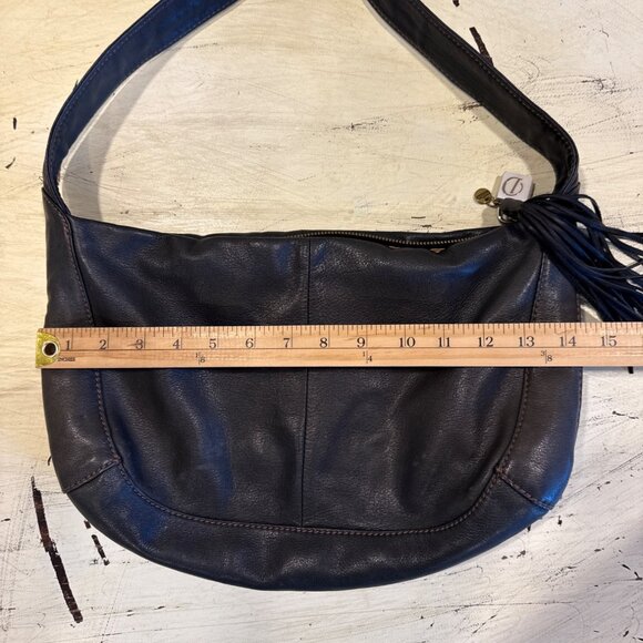 Hobo The Original Black Leather Shoulder Bag With Zip Closure & Printed Interior - Picture 8 of 9